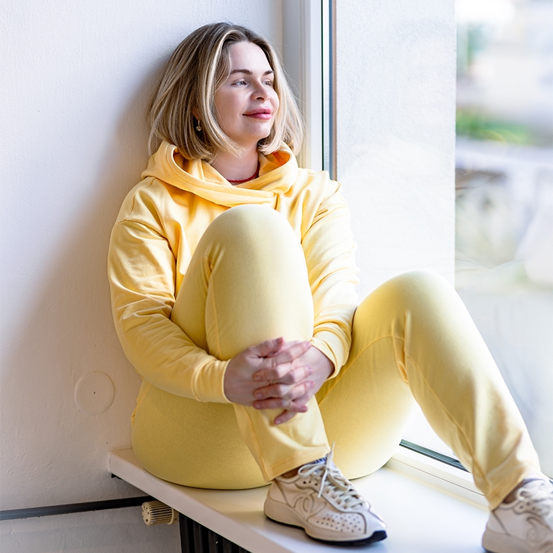 RE:NEW Dámska tepláková súprava s kapucňou - BUTTER YELLOW - limited