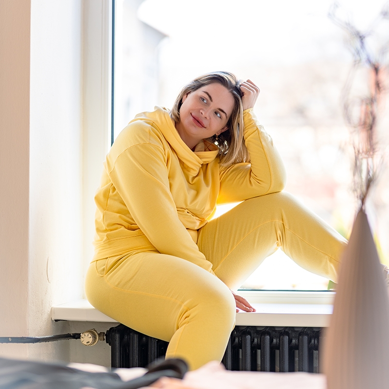 RE:NEW Dámska tepláková súprava s kapucňou - BUTTER YELLOW - limited